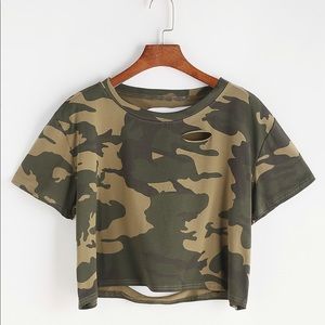 Camo print crop top tee - NEW!